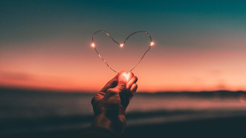 Gry z romantycznymi scenami całowania